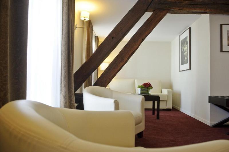 Hotel Burgevin Сюлли-сюр-Луар Экстерьер фото